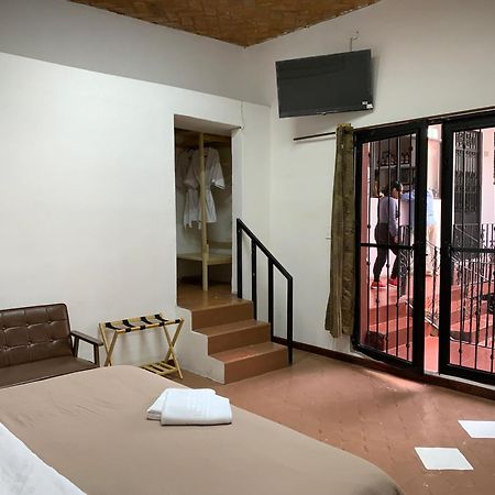 Aparthotel Sarita Centro Historico Sma Альенде Экстерьер фото