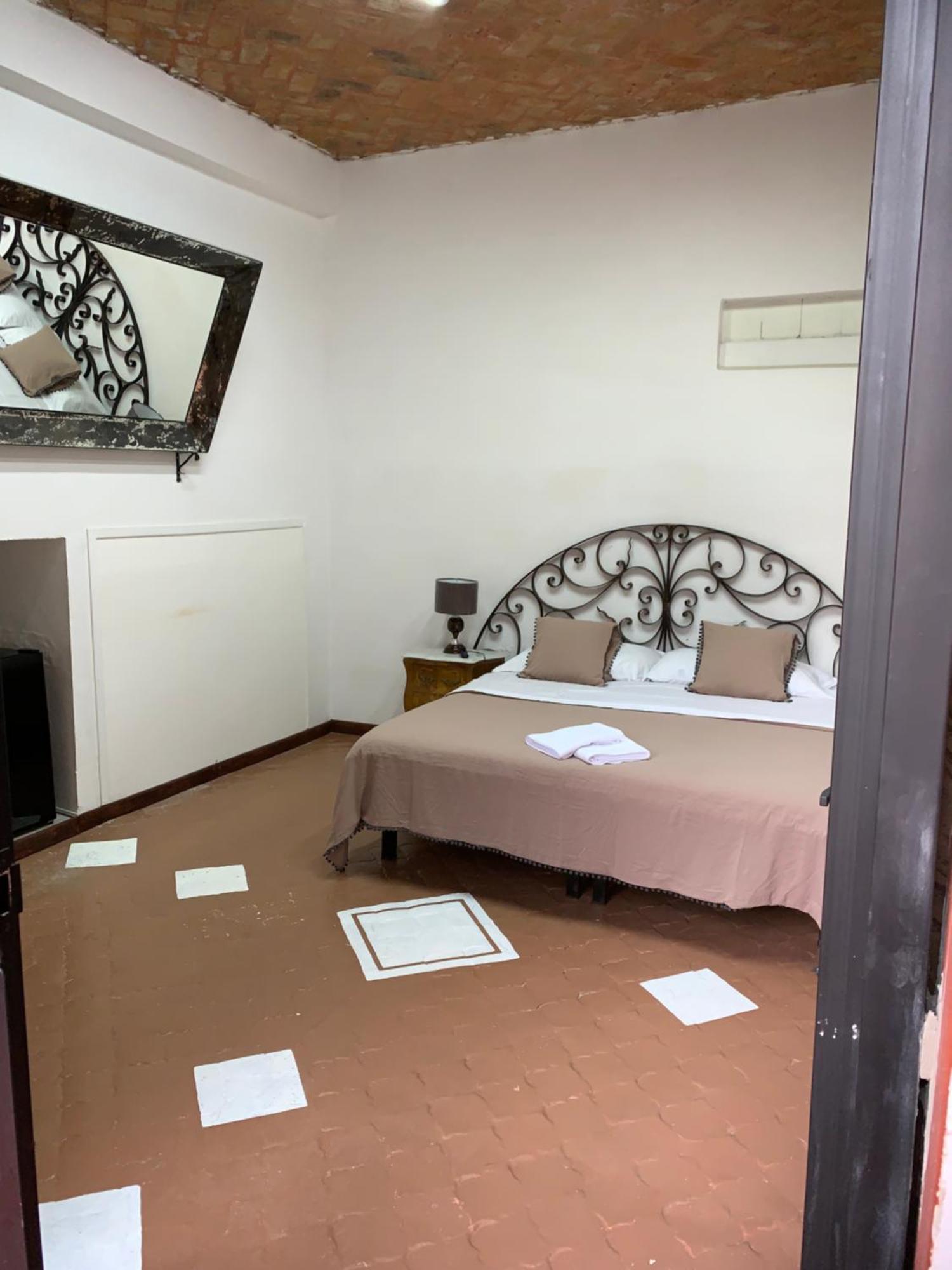 Aparthotel Sarita Centro Historico Sma Альенде Экстерьер фото